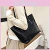 Urban Chic Large Capacity Handbag For Women 2023 Fashionable Tote Bag