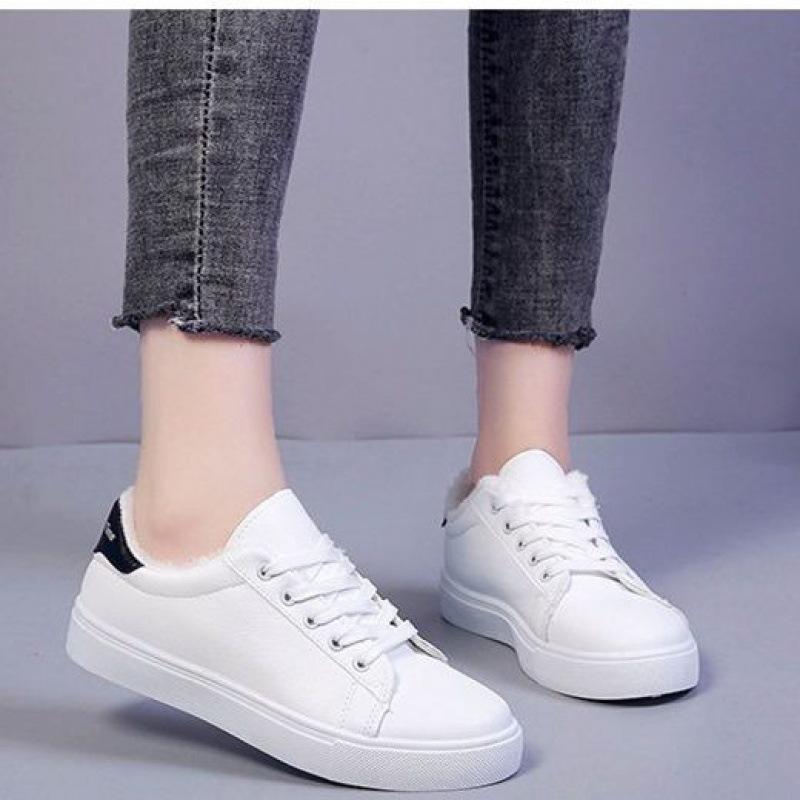 Plateau weiße Schuhe Damen bequem Saison vielseitig 2025 Herbst und Winter neu Nische Koreanische Version erhöhend bequeme Samtschuhe Board s