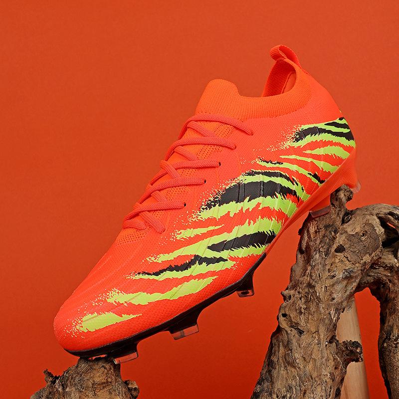 New World Cup Messi football shoes for boys and girls, teenage students, spikes, light training grass sports shoes