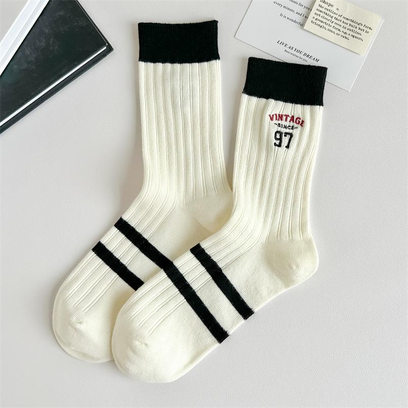 Fashion Socks For Women New Autumn Casual Breathable Striped Socks Mixed-Color Embroidery Girls Crew Socks High Quality Trends