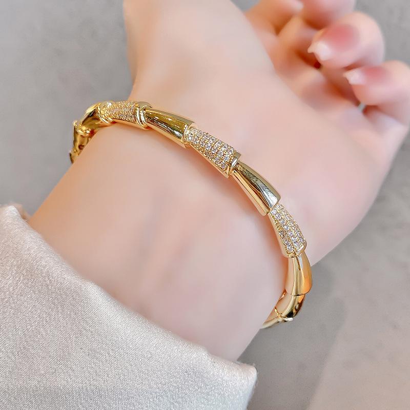 European and American heavy industry style personalized jewelry, low-key luxury stacked wind bracelet, diamond-encrusted zircon bracelet