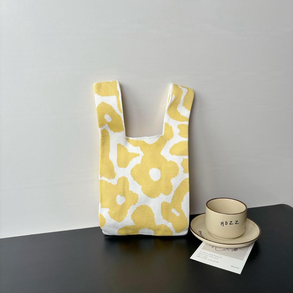 Knitted bag female animal tote bag cute souvenir snack bag versatile vest bag bucket woven gift bag