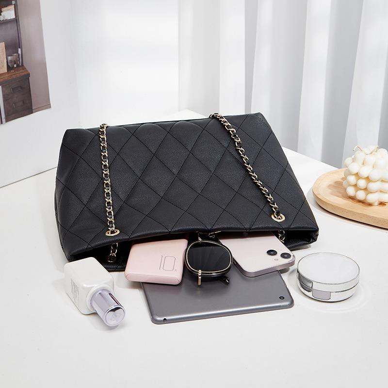 Rhombus casual tote bag, new retro chain bag, shoulder bag, underarm bag, simple and fashionable messenger women's bag.