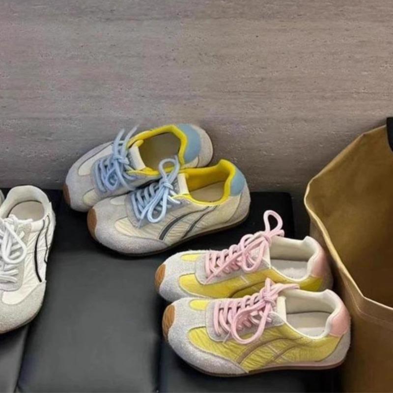 New Soft Leather Versatile Sports Shoes and Flat Casual Sneakers for Women in Early Spring