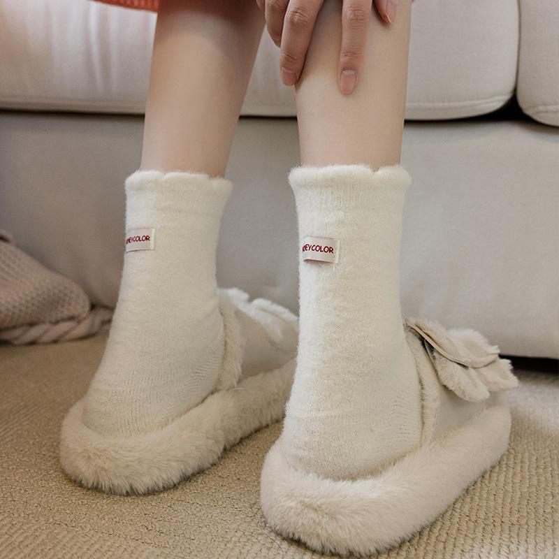 Plush Socks for Women in Winter, Thickened and Warm Mid-calf Socks, Trendy Heel, Fabric Label, Personalized Outerwear Postpartum Socks