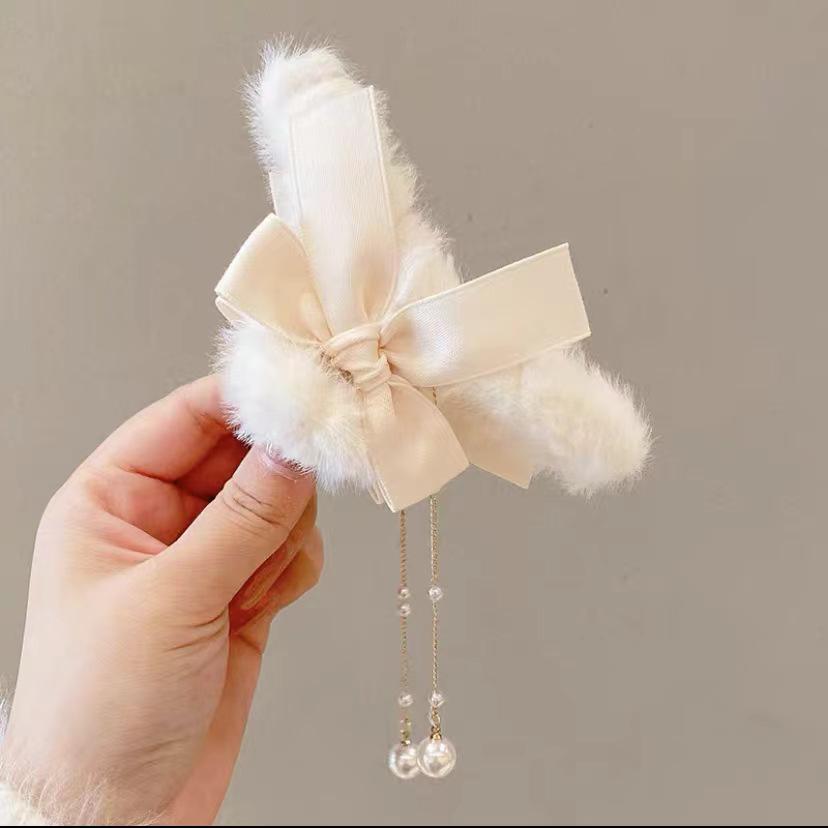 Autumn/Winter Large Pearl Tassel Bow Hair Clip with Plush Shark Design