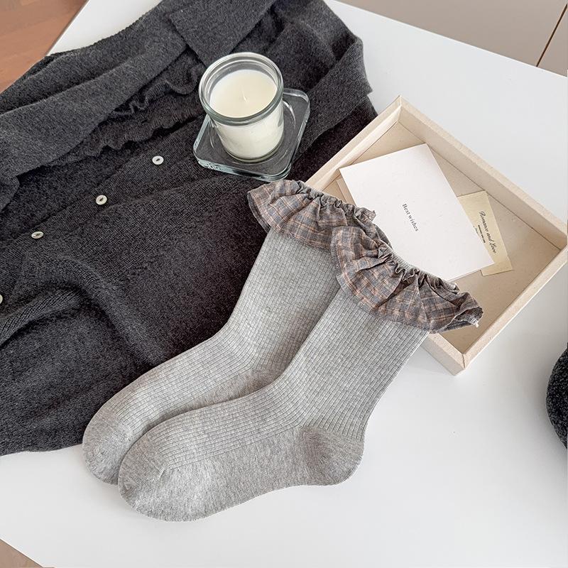 Female Spring and Autumn Sweet Bowknot Plingham Large Lace Boneless Tube Pile Socks