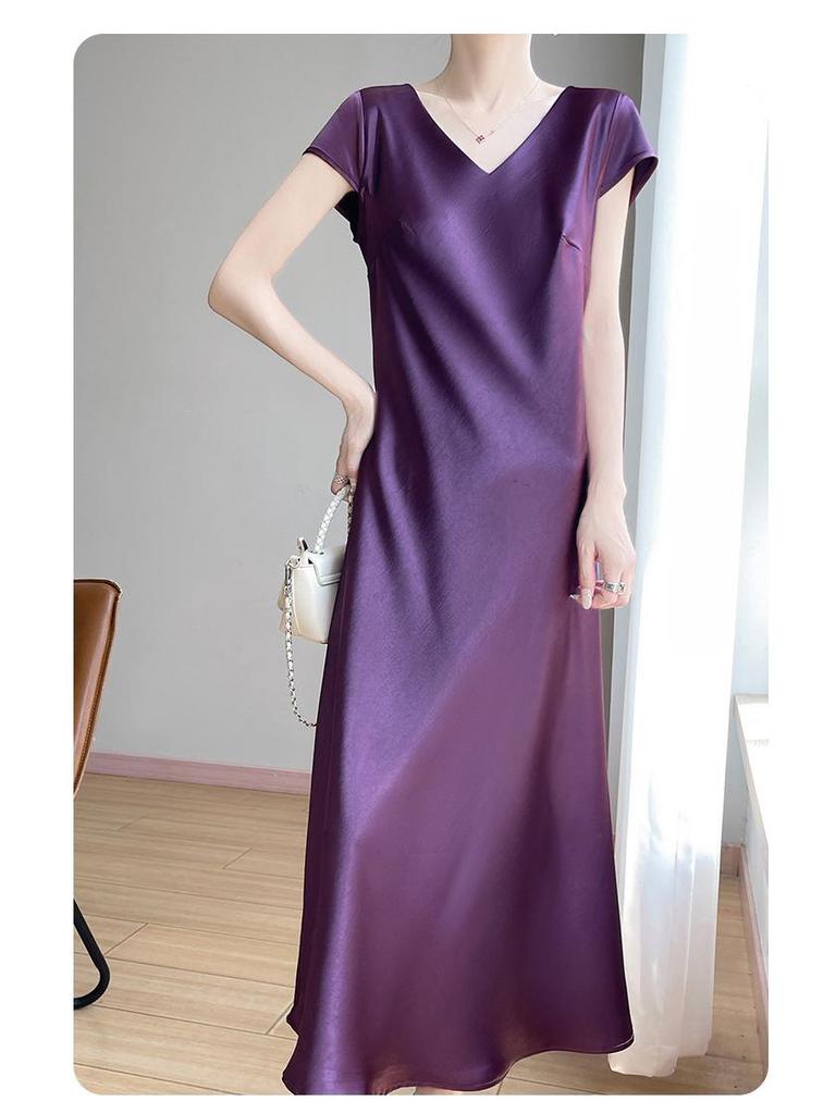 Elegante Vestito Estivo da Donna Dorato con Scollo a V in Raso e Maniche Corte