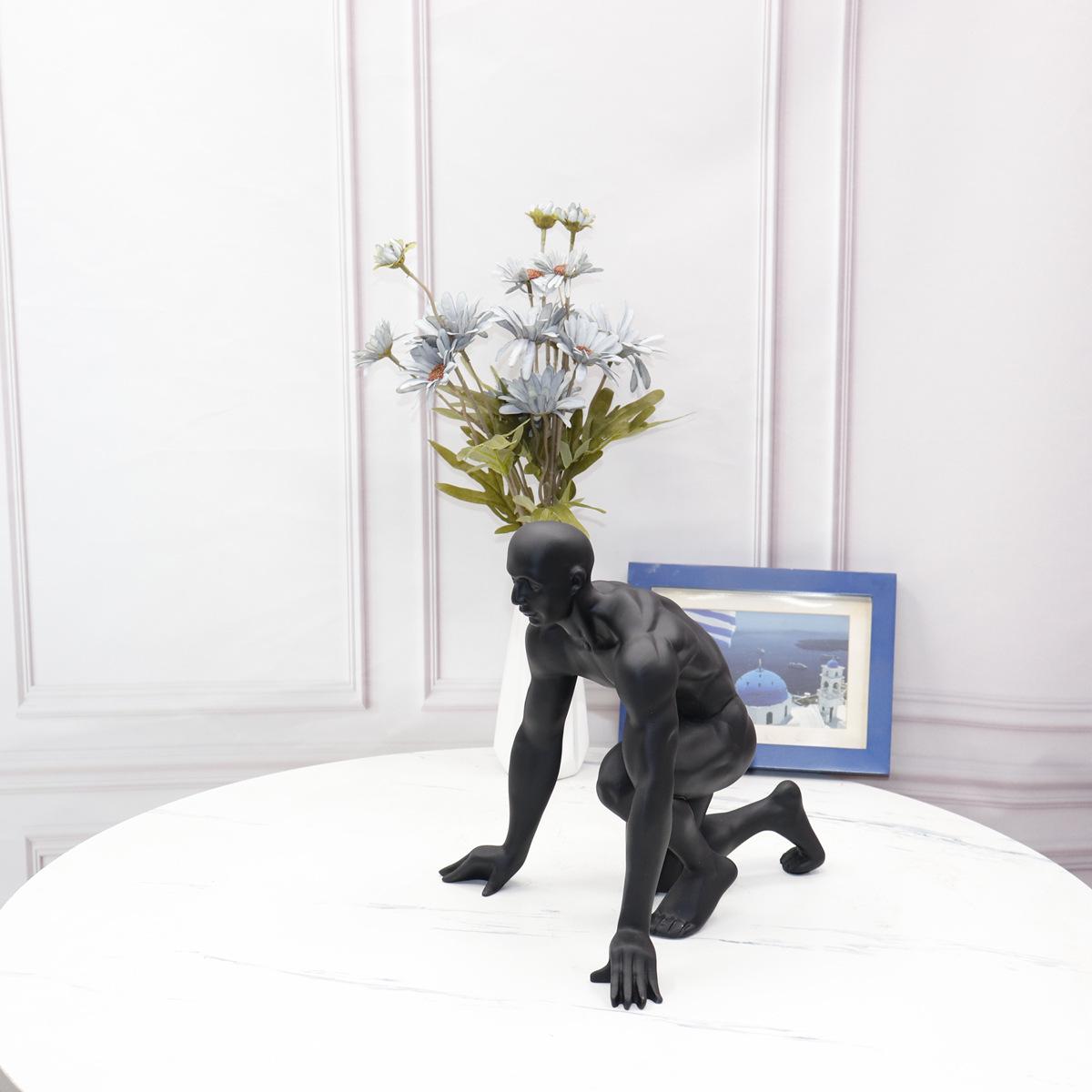 Modern Gold Resin Ornament for Home or Hotel Display чёрный
