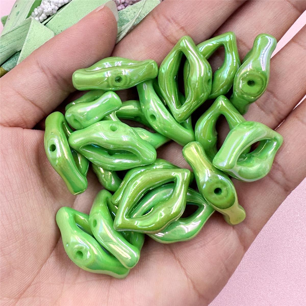 

Home Party Supplies 20 pcs/pack Perforated Acrylic Beads Bracelet 15.4 * 25.3mm Colorful Accessories Lip Print Lip DIY Accessories Vertical Hole зелёный