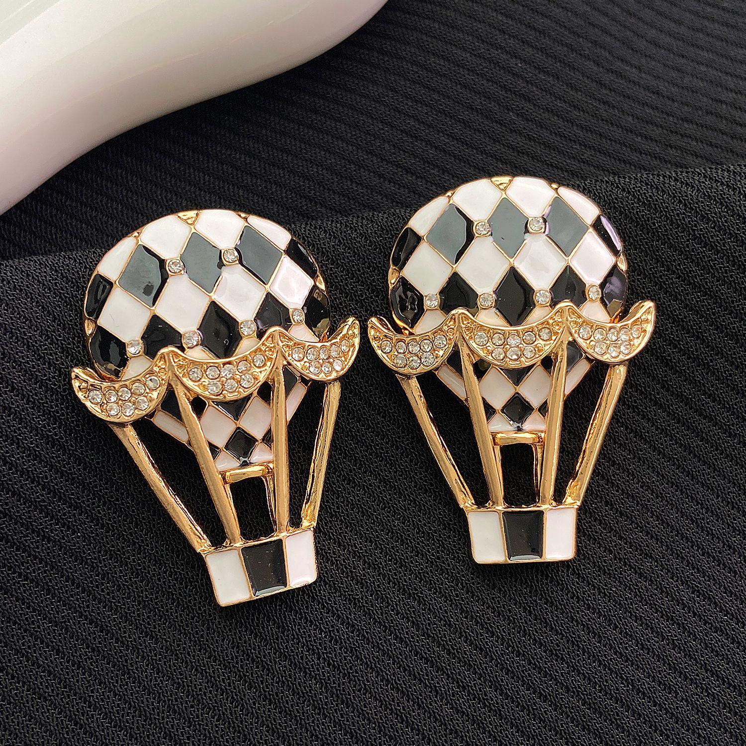 

Fashion Luxury Geometric Square White Black Zircon Checkerboard Hoop Earrings for Women Personality Stainless Steel Jewelry Gift
