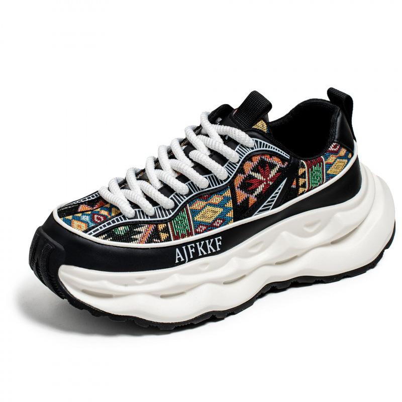 Fashion 2024 Personalized and Niche New Fashionable Lace Up Sports Casual Black Anti Slip Thick Soled Men's Shoes