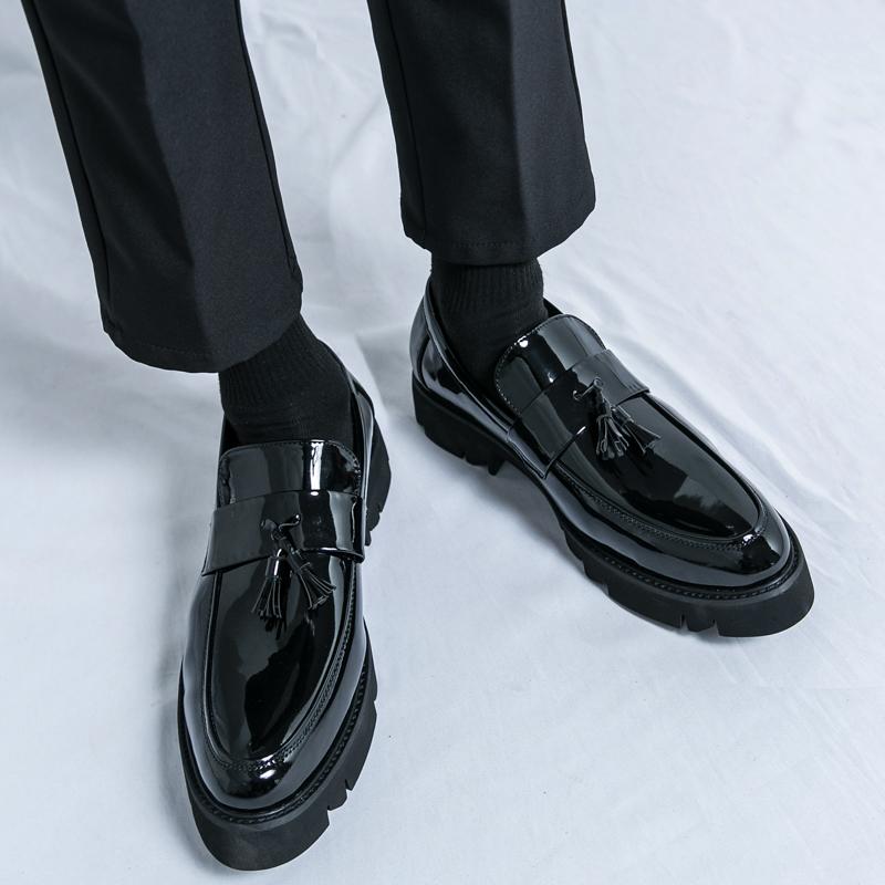 Modne męskie buty lakierowane na grubej podeszwie Modny styl z frędzlami Na nocny klub lub nieformalne przyjęcie Czarne mokasyny Duże rozmiary 38-46