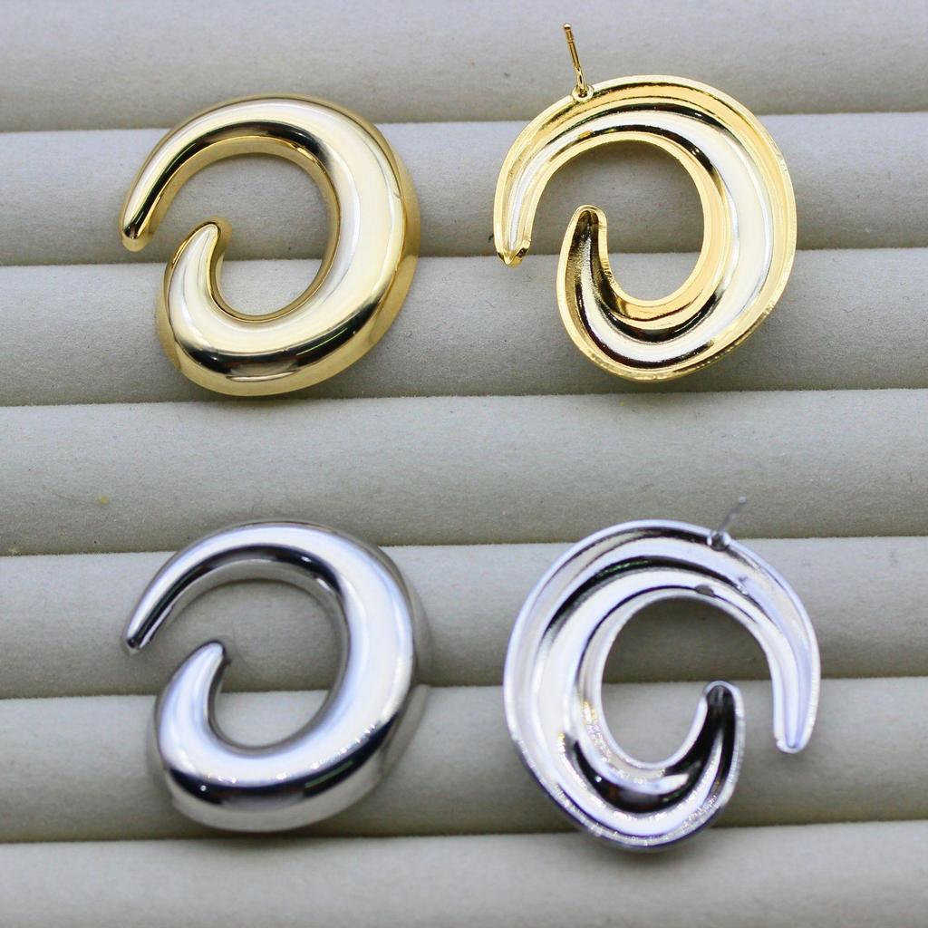 Exquisite Light Luxury Swirl Textured Gold Stud Earrings