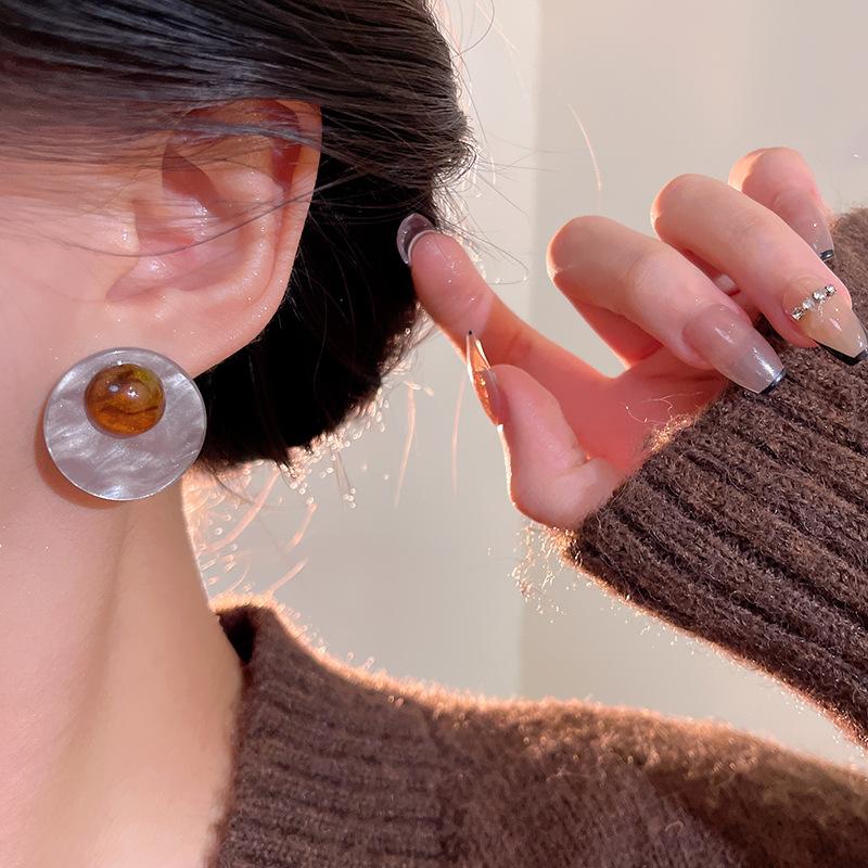 Vintage Brown Moonstone Stud Earrings for Women Fashion Geometric Circular Resin Drop Earrings Daily Party Jewelry Wholesale