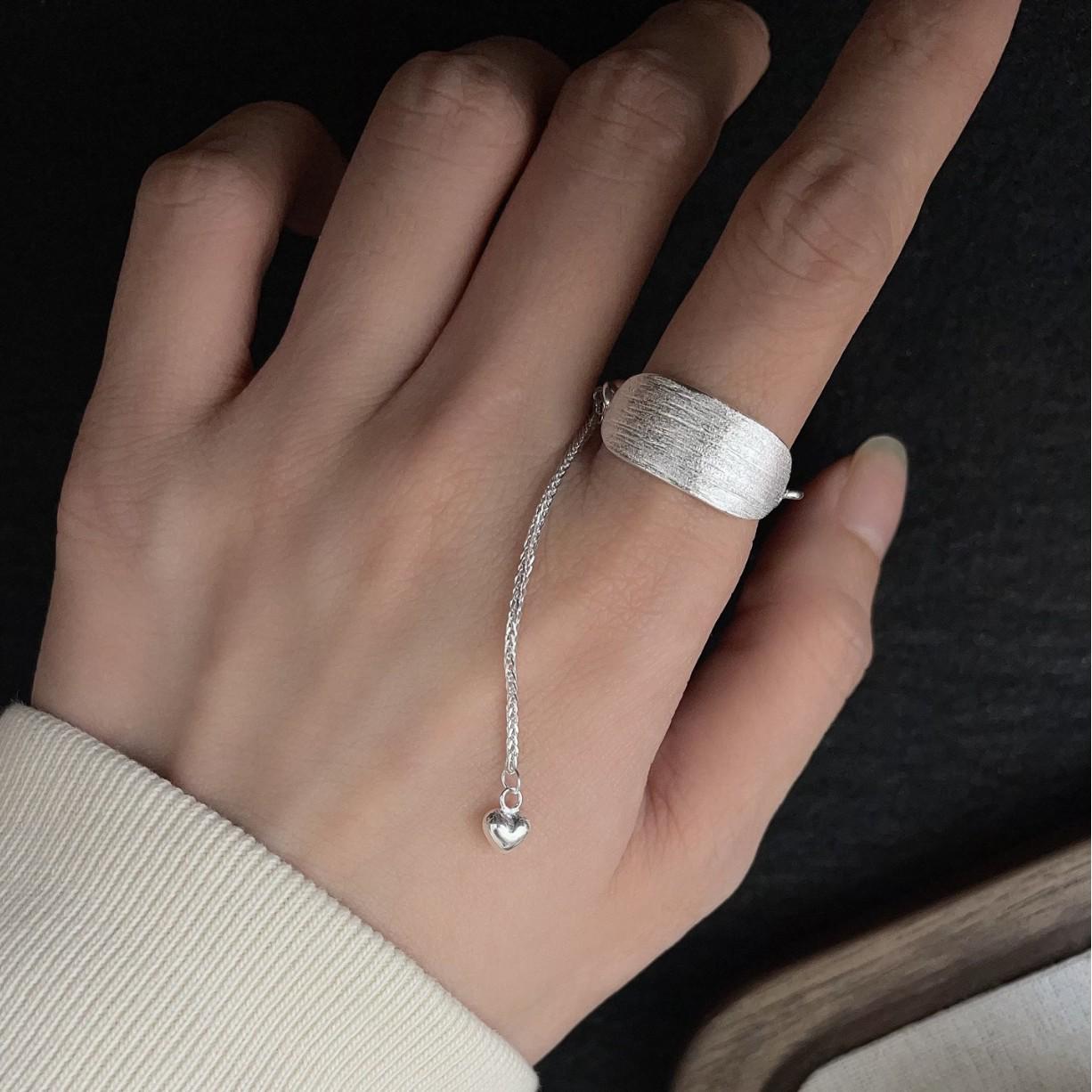 

Регулируемое кольцо из стерлингового серебра 925 пробы с матовой текстурой Adjustable Open серебряный