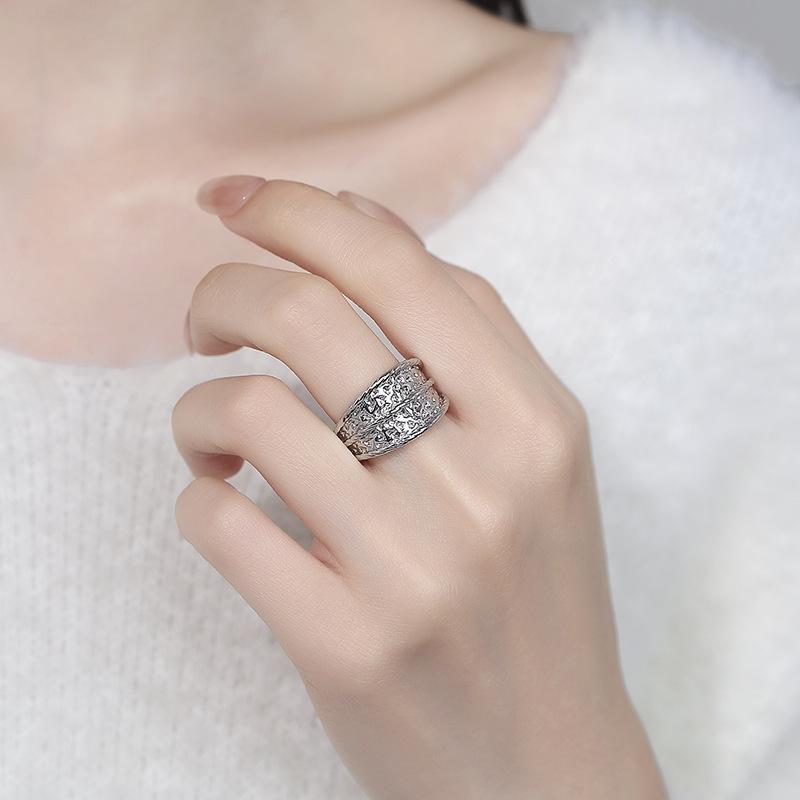 2026 Anello Design di Nicchia Anello Elemento Anello Texture Pieghettata Irregolare Faccia Larga Semplice Anello per Dito Indice Aperto Gioielli da Donna