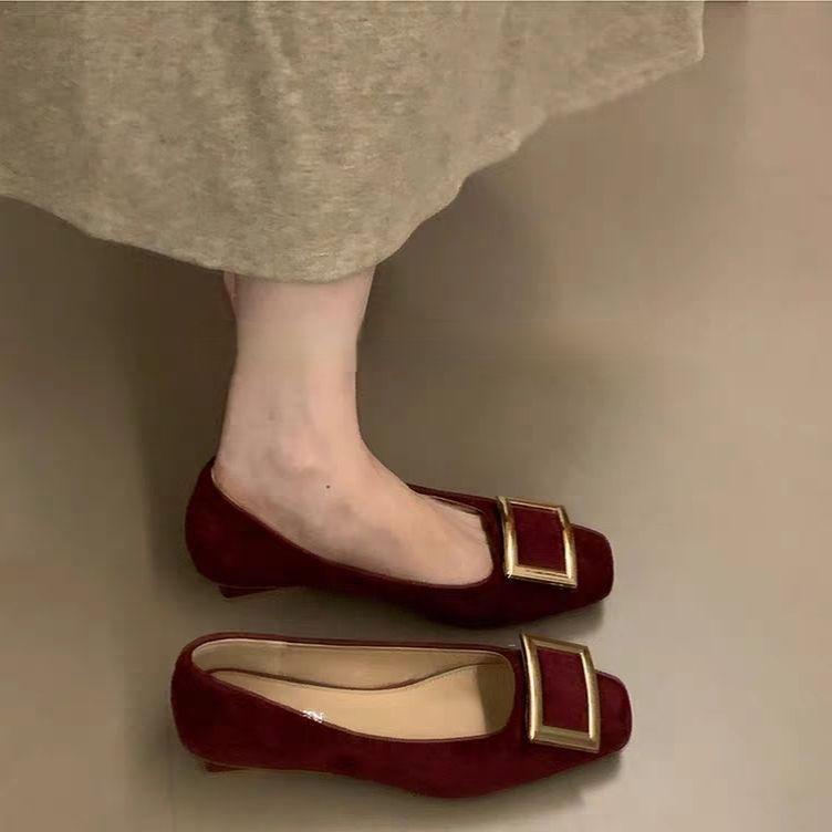 French retro square head low heel shallow mouth single shoes 2025 autumn new versatile temperament metal square buckle commuter shoes women
