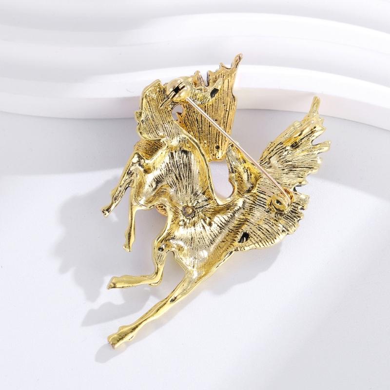 Elegant Pegasus Brooch Made from Sturdy Plated Alloy Symbolizing Freedom Perfect for Stylish Accessories