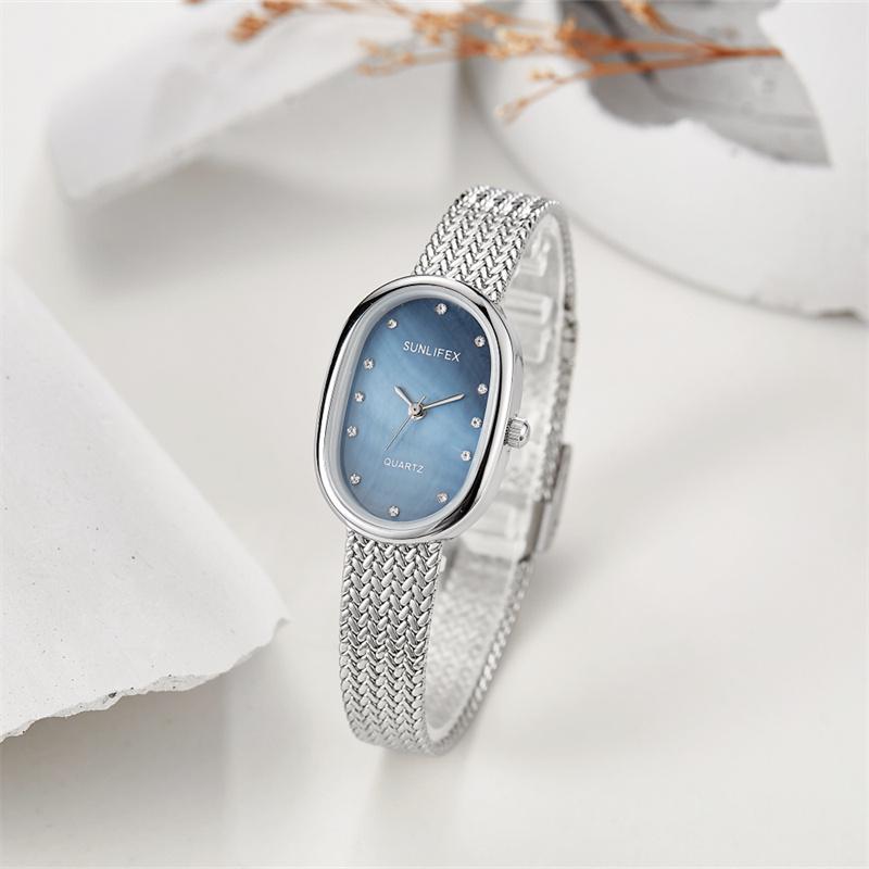 Fashion Business Alloy Oval Elegant Waterproof Women's Quartz Watch Gradient Color Rhinestone Dial Suitable for Daily Life