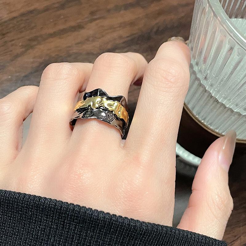 

Emerald Inlaid Zir*****Pen Ring, Black Gold Light Luxury, Personalized Niche Design, High-End Fashion Jewelry Adjustable opening