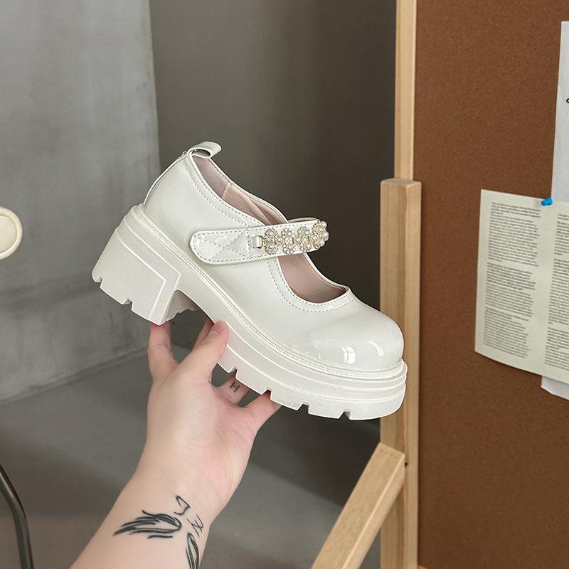 

Модная одинарная обувь на платформе, туфли Мэри Джейн на липучке, женские летние, с жемчугом, универсальные маленькие кожаные туфли 40