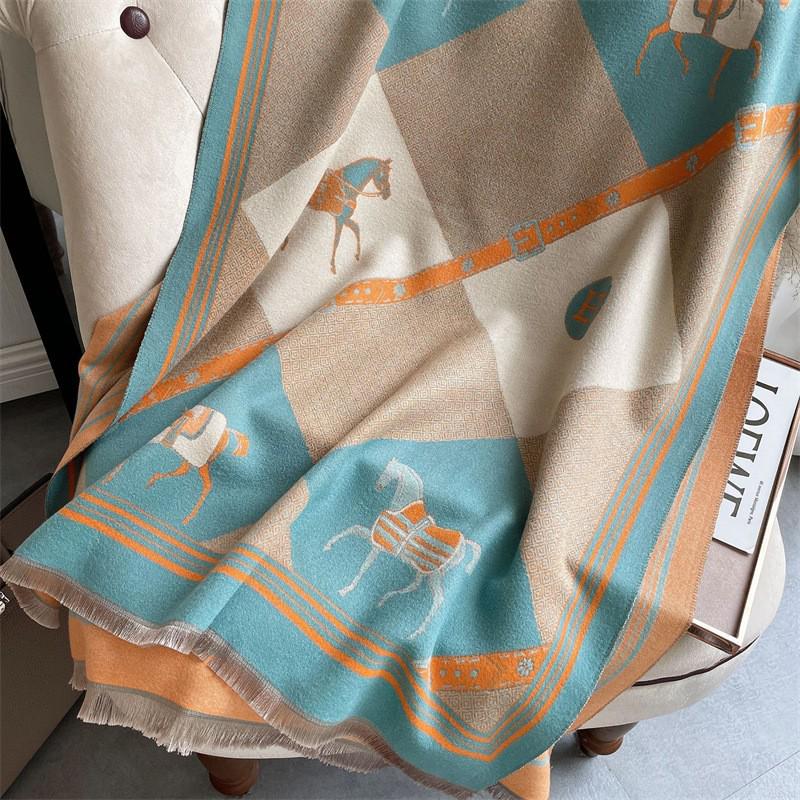 400g Retro Ethnic Bluebird Scarf: Women's Winter Warm Neck Warmer, High-End Imitation Cashmere Shawl.