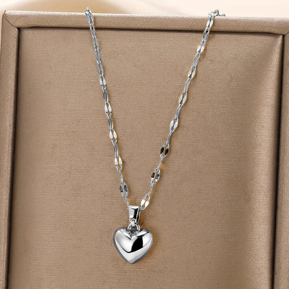 European and American Valentine's Day jewelry high-end love necklace creative gift peach heart photo frame pendant collarbone chain women