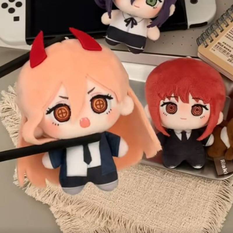 Poupée en peluche Chainsaw Man Makima 10 cm avec un design mignon pour les collectionneurs et les fans