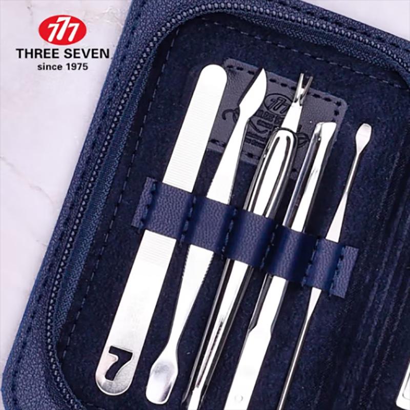 THREE SEVEN 9-Piece Manicure Set