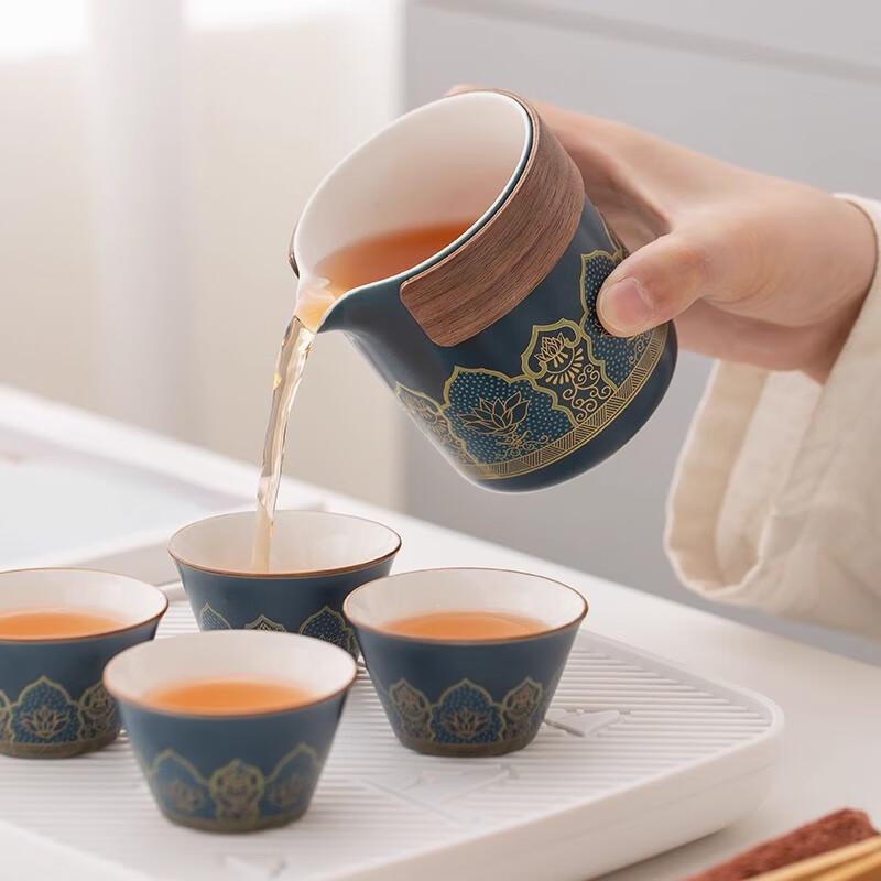 Elegant Chinese Ceramic Tea Set Gift Box