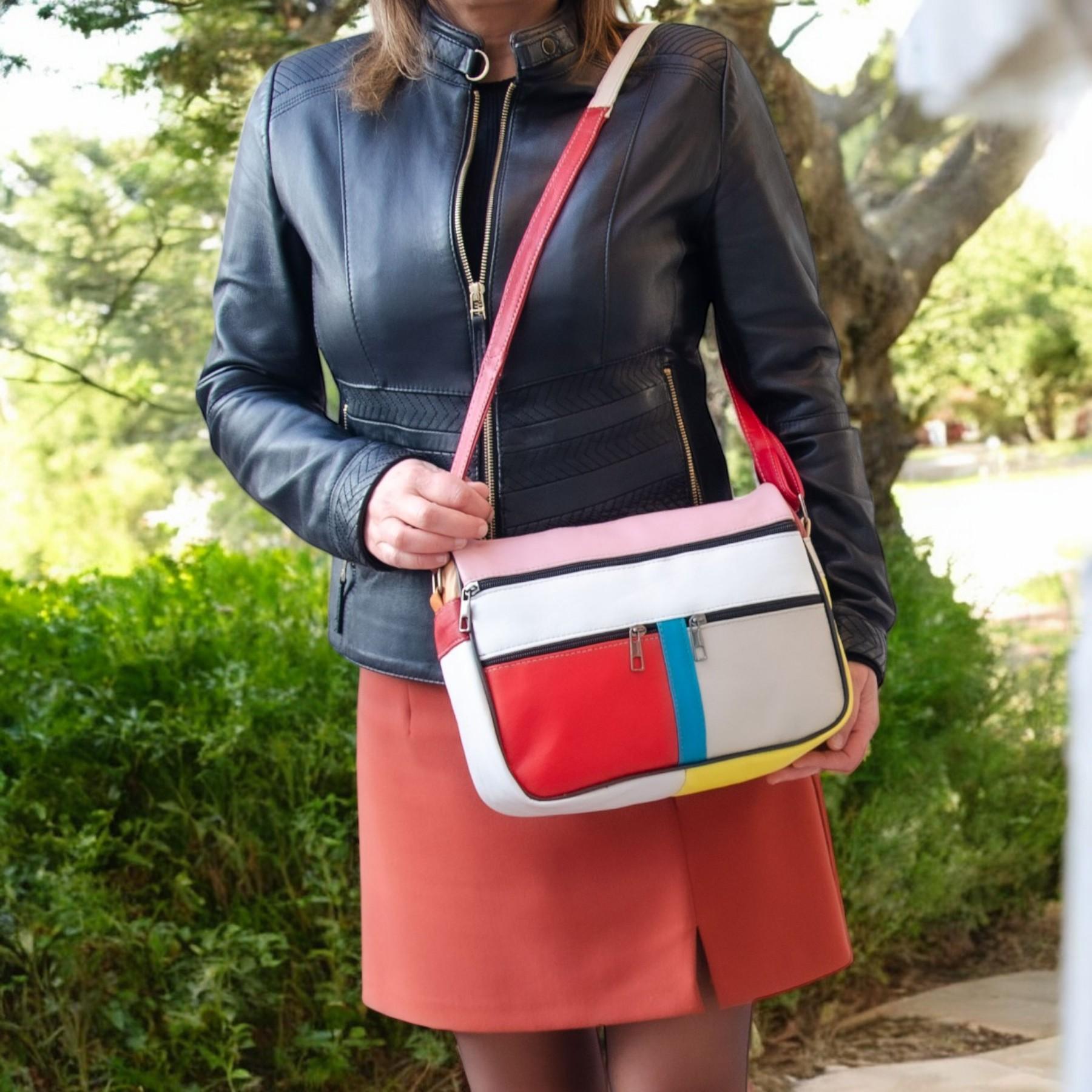 

Жіноча сумка через плече Lederax з п ятьма відділеннями з натуральної шкіри LD417 чорний