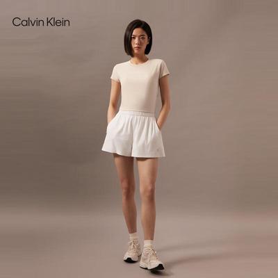 Üst Kıyafetler – T-shirtler