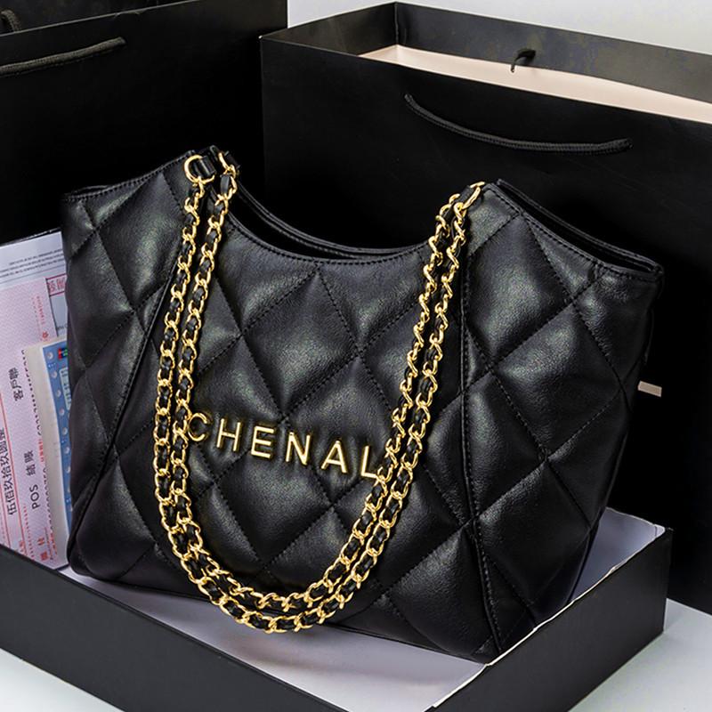 

Women s High-End Diamond Pattern Shoulder Tote Bag with Chain чорний