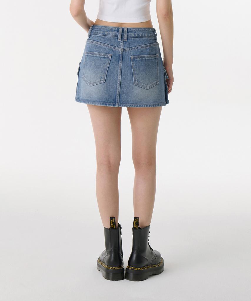 Musinsa Standard Woman Women'S Front Open Denim Cargo Mini Skirt [Light Indigo]