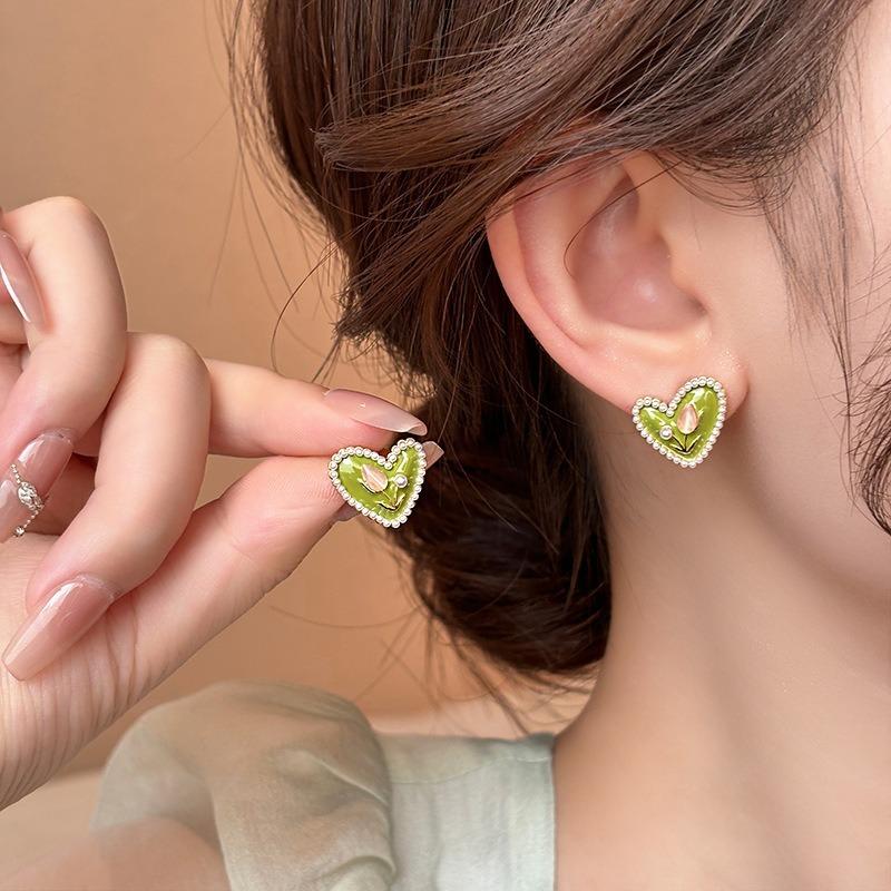 Monet garden oil painting style love flower pearl earrings fashion temperament stud earrings French sweet small fresh earrings