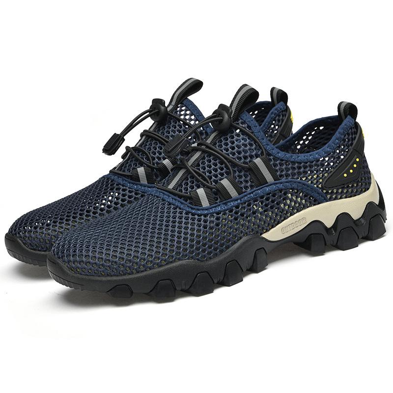 

Европейские сандалии мужские летние новые туфли с полыми отверстиями мягкая подошва повседневные пляжные туфли дышащие римские сандалии 46 синий