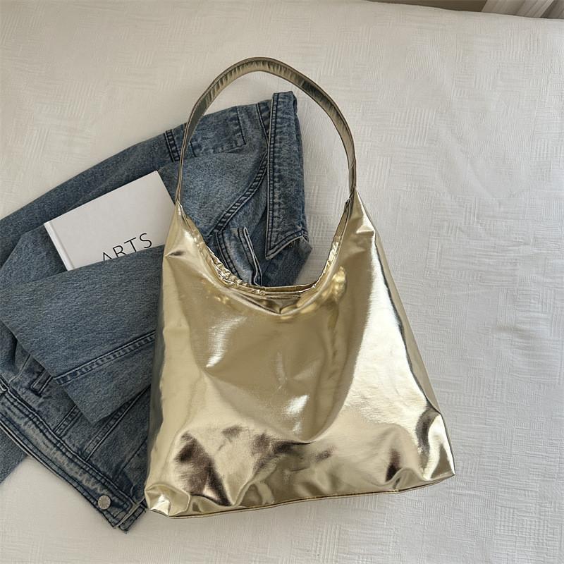 Spacious Stylish Pu Tote Bag For Daily Use Featuring Trendy Street Style Elements золотой