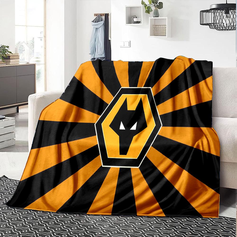 Flaming Wolves Emblem Wanderers Flannel Blanket, Soft Polyester, Modern Design, All-Season for Camping, Travel, Gifts for holidays or birthdays