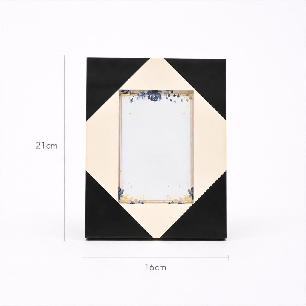 Contemporary Geometric Resin Photo Frame – Black & White
