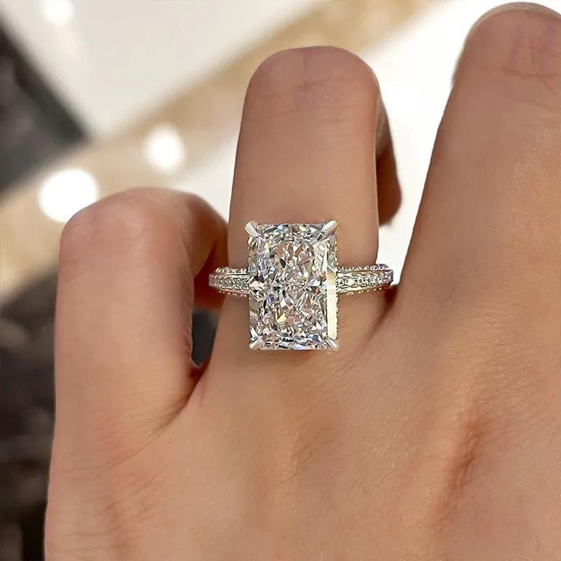 Huitan Simple and Elegant Rectangle Cut CZ Rings for Women Luxury Engagement Wedding Bridal Accessories Temperament Lady Jewelry