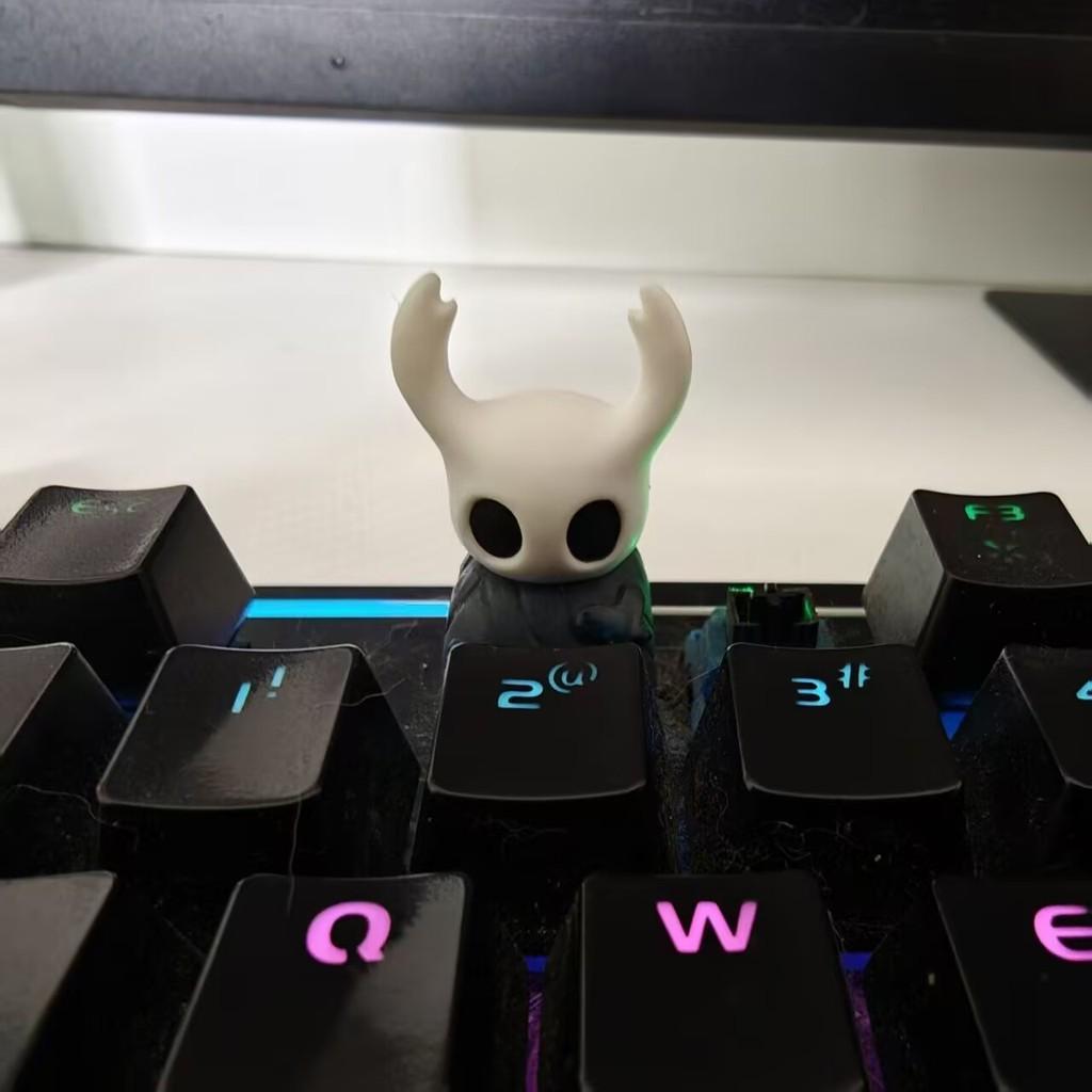 Hollow Knight Pvc Keycap Set With Bee And Knight Design For Gaming Enthusiasts
