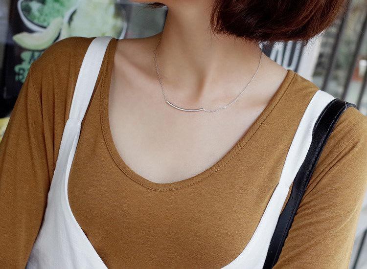 Elegant Curved Pipe Necklace - Short European & American Style Clavicle Chain for Women