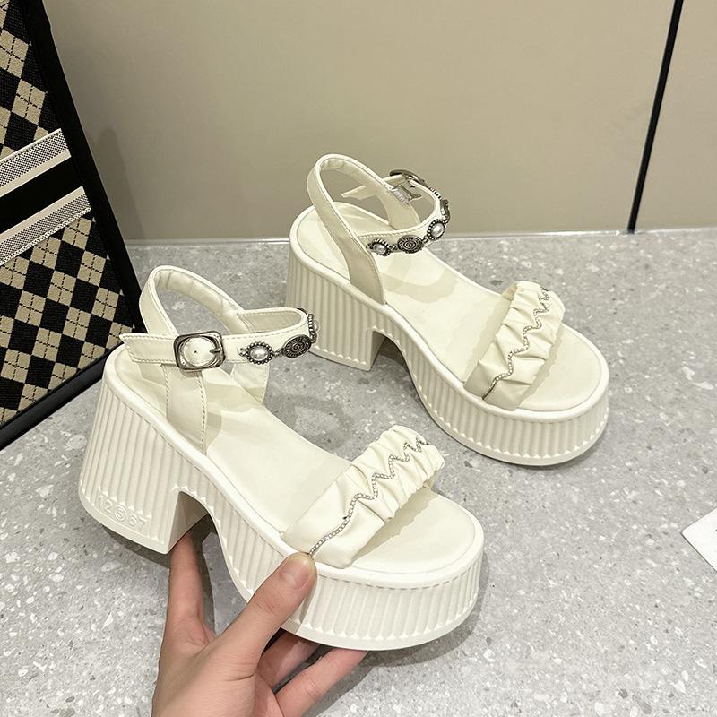 Rhinestone sandals 2025 summer new popping board Internet celebrity muffin platform Internet celebrity Roman women sandals