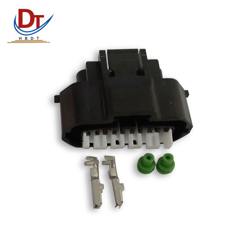 Plastic Plug-In Connector Housing DJ7051A-2.2-21 MG640945-5 Automotive Wiring Harness