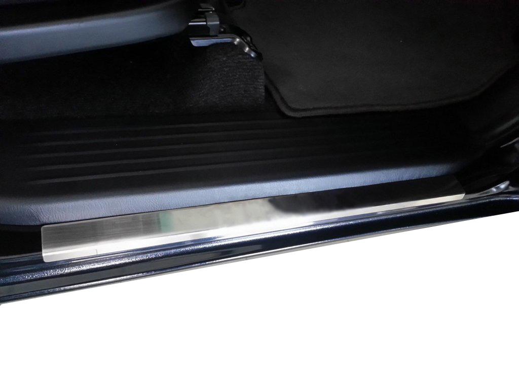 

Накладки на пороги Carmos (4шт, нерж.) для Toyota Hilux 2006-2015 рр.