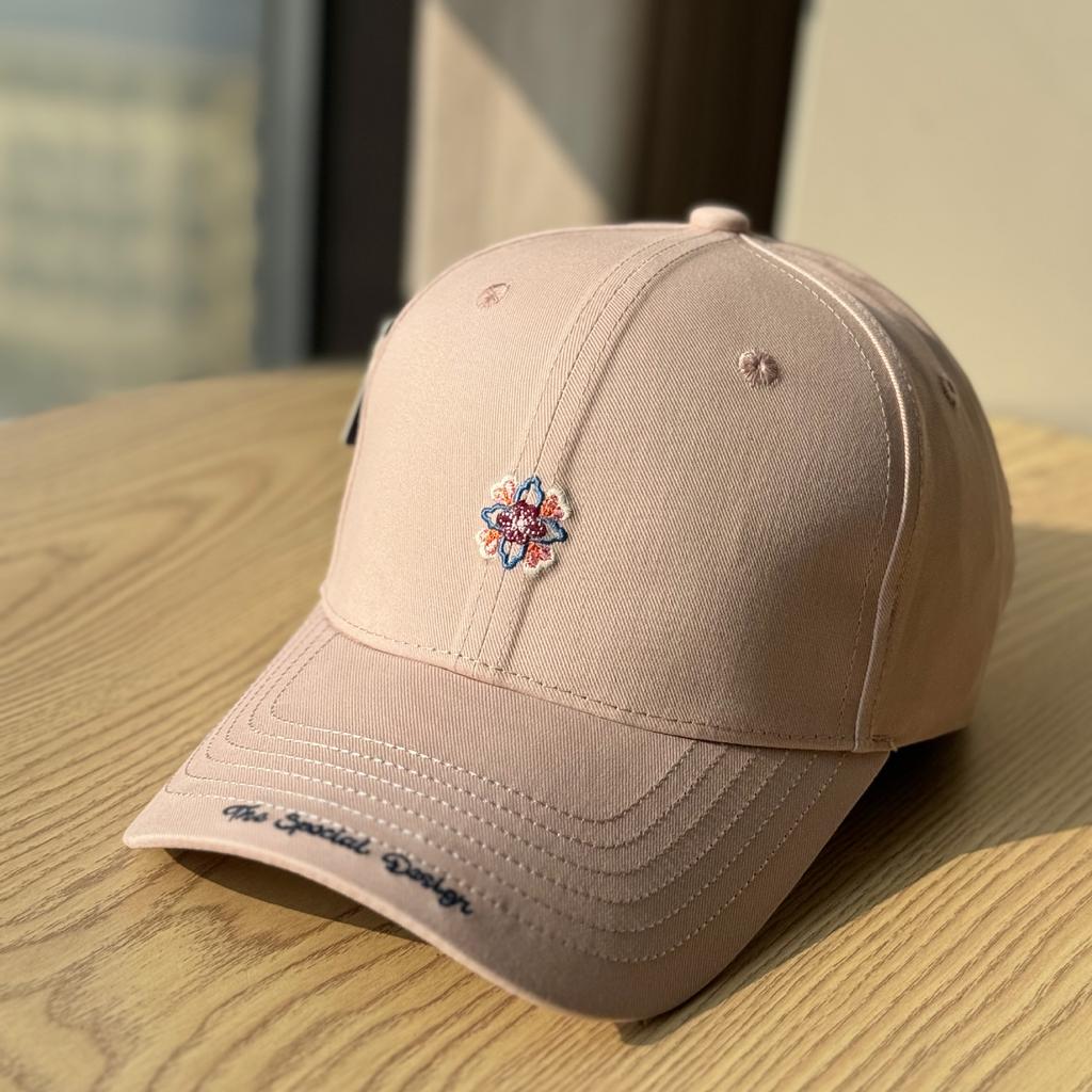 Koreanischer Baseballhut mit steifer Krempe für Damen und Herren, lässiger vielseitiger Hut mit dreidimensional gestickten Blumen, Sonnenschutz, Gesichtsformend,