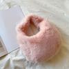 Winter Women's Plush Half Mo Fur Handbag Small Wrist Clutch Fashi Short Handle Phe Bag Coin Purse Ladies Fashi Accessory