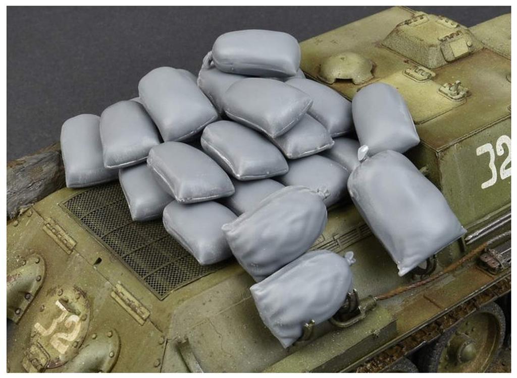 Miniart Scale Burlap Sack Set Plastic Model MA35586 1/35 (for sand, cement, vegetables, flour, seeds, etc.)