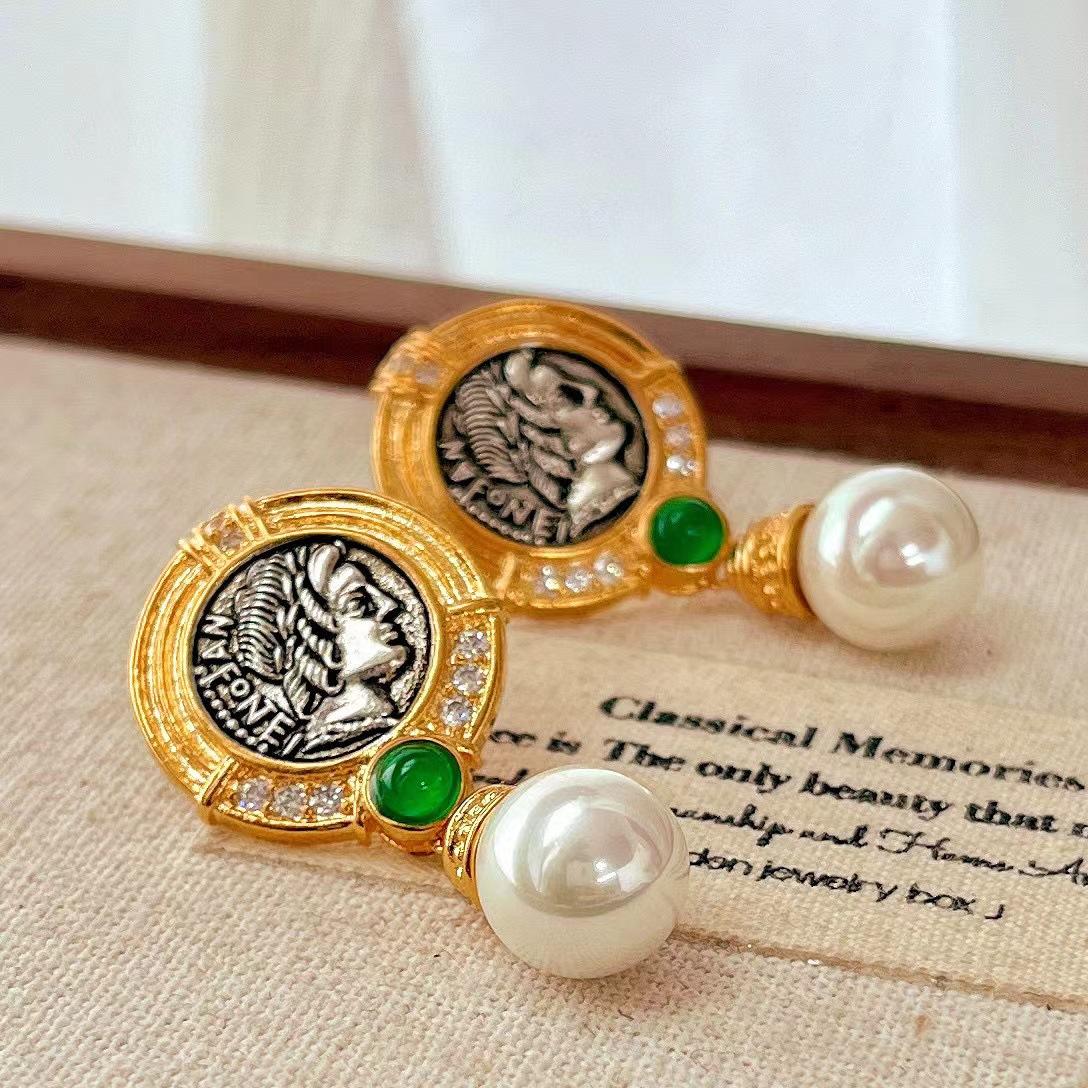 Retro French Imitation Ancient Coin Artificial Pearl Earrings And Earrings.